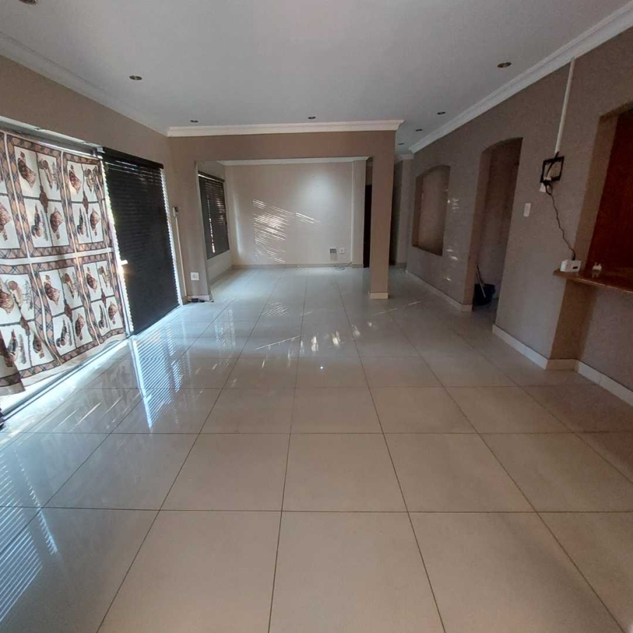5 Bedroom Property for Sale in Suideroord Gauteng