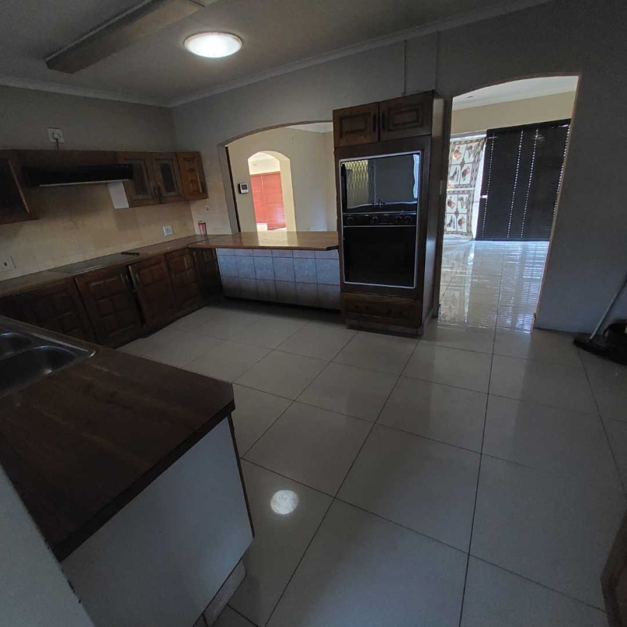 5 Bedroom Property for Sale in Suideroord Gauteng