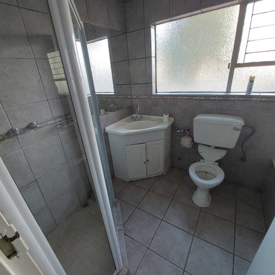 5 Bedroom Property for Sale in Suideroord Gauteng