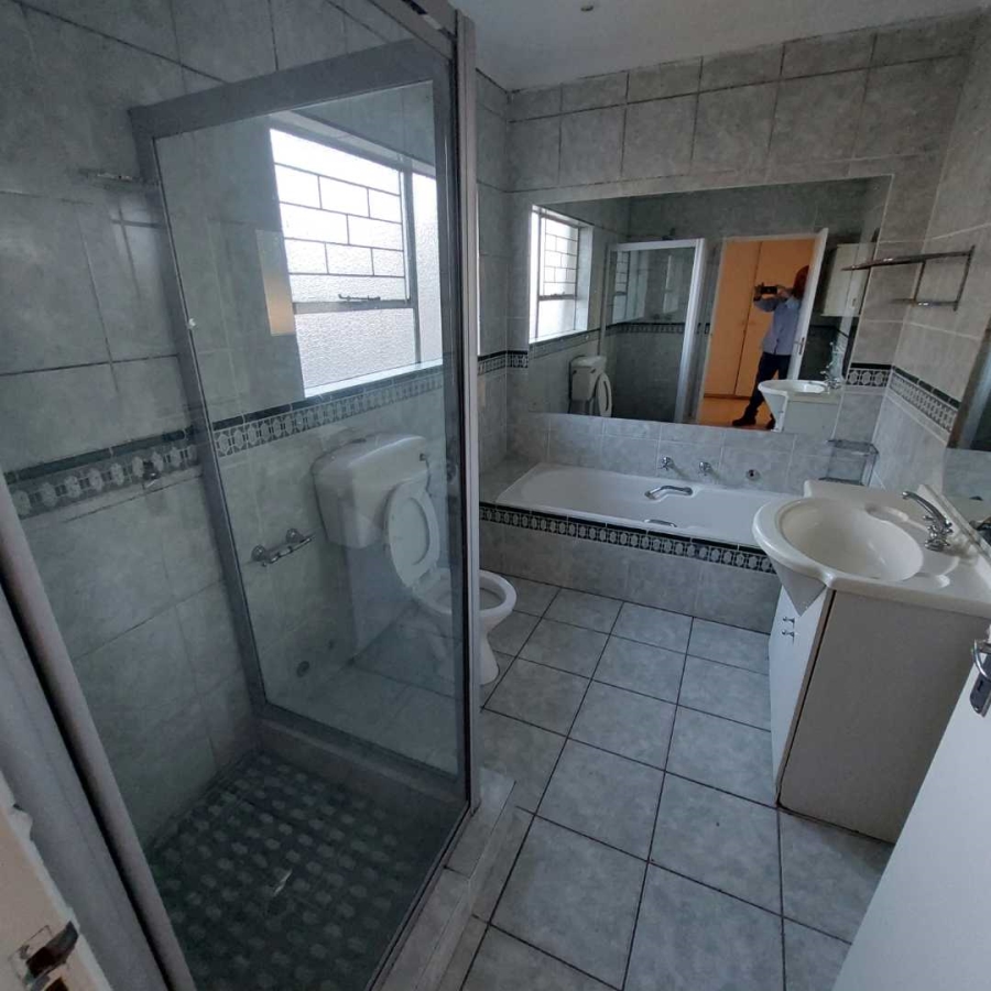 5 Bedroom Property for Sale in Suideroord Gauteng
