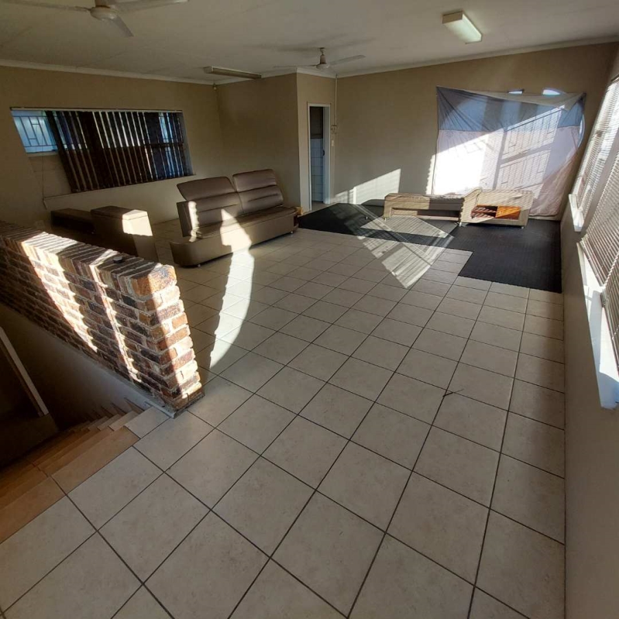 5 Bedroom Property for Sale in Suideroord Gauteng