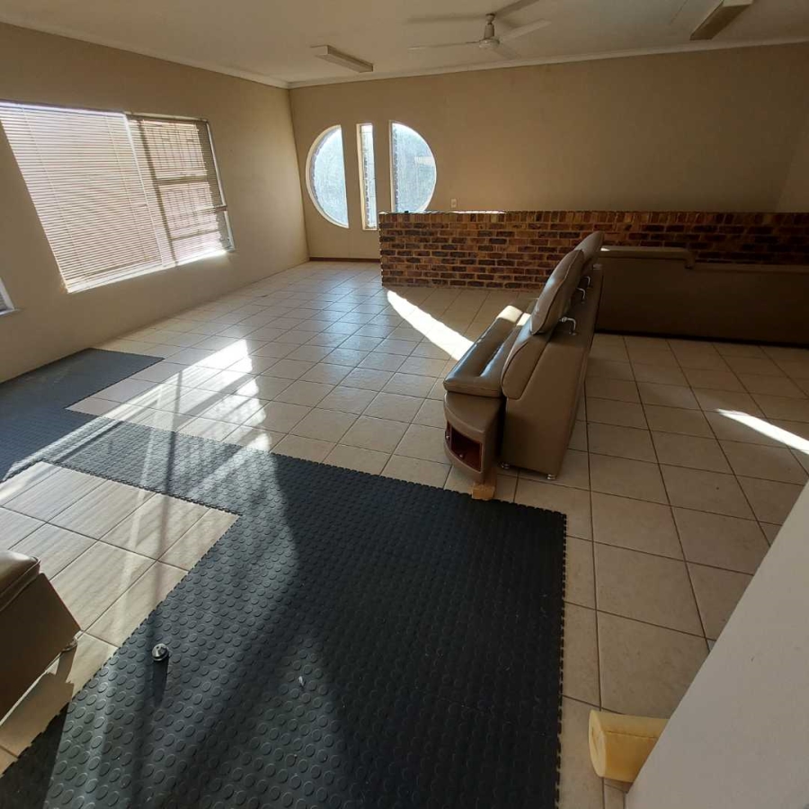 5 Bedroom Property for Sale in Suideroord Gauteng