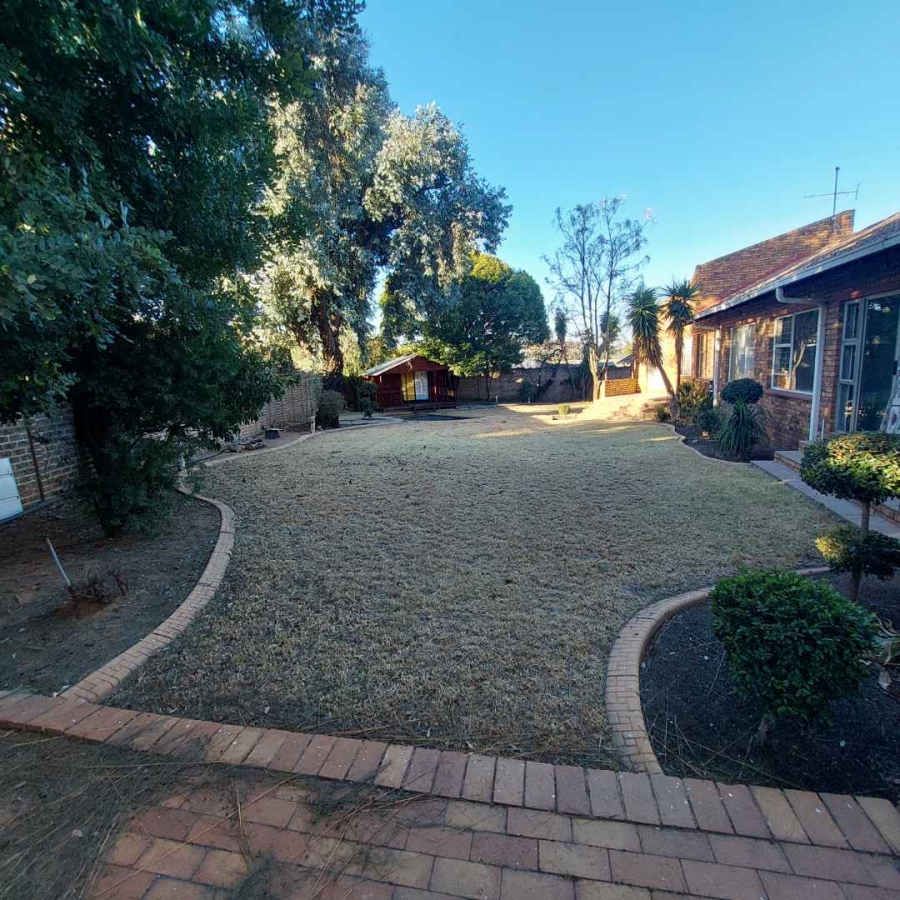 5 Bedroom Property for Sale in Suideroord Gauteng