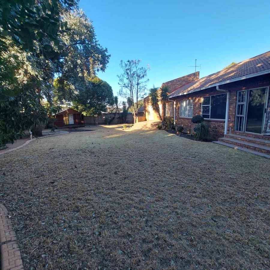 5 Bedroom Property for Sale in Suideroord Gauteng
