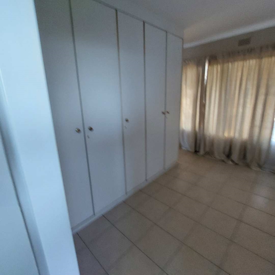 5 Bedroom Property for Sale in Suideroord Gauteng