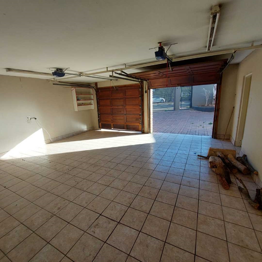 5 Bedroom Property for Sale in Suideroord Gauteng
