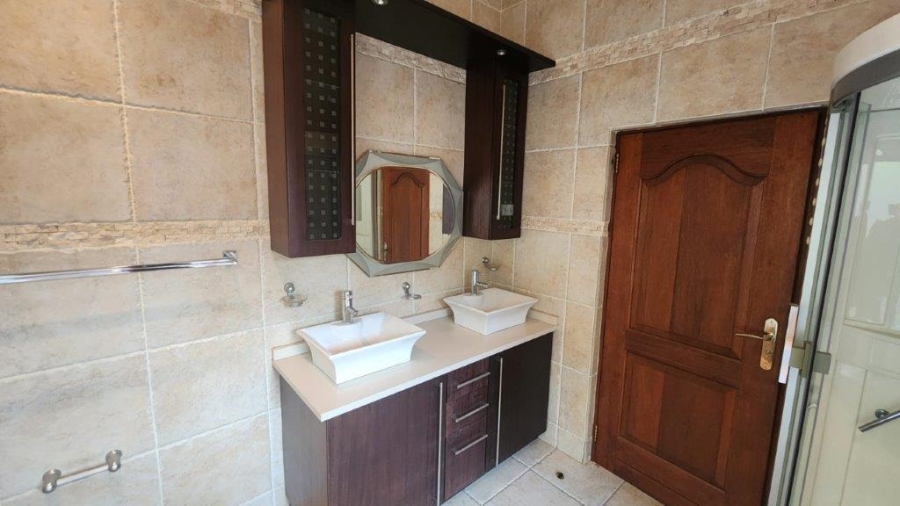3 Bedroom Property for Sale in Glenvista Gauteng