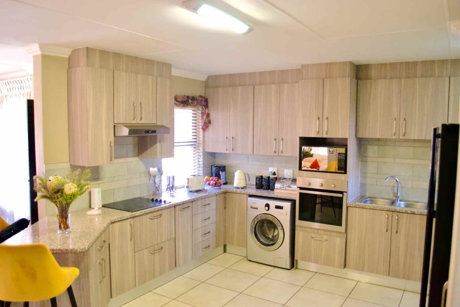 3 Bedroom Property for Sale in Rooihuiskraal North Gauteng