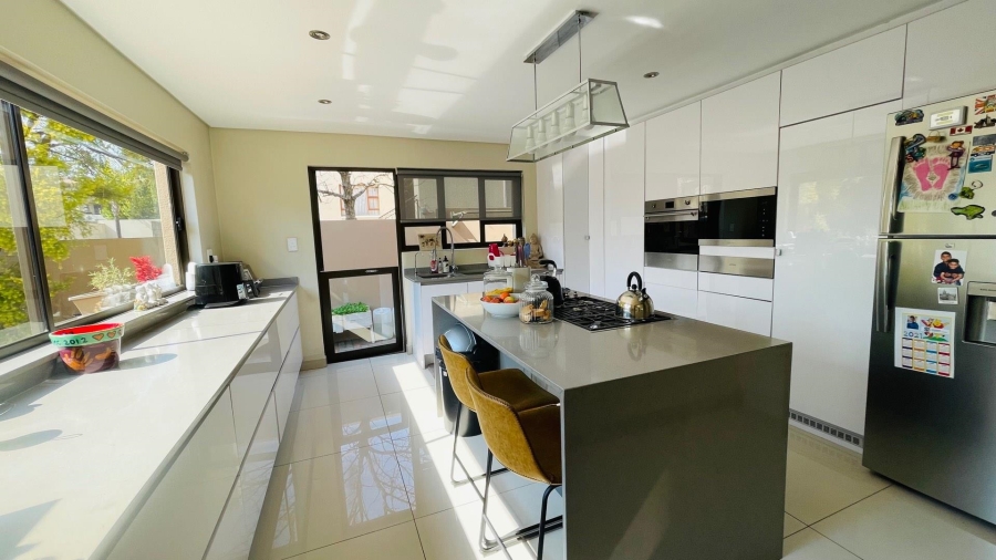 4 Bedroom Property for Sale in Kyalami Hills Gauteng