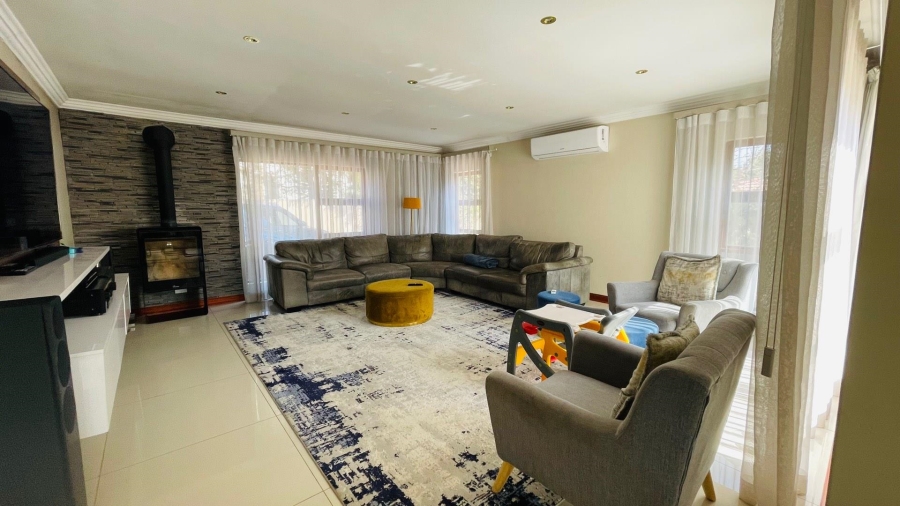 4 Bedroom Property for Sale in Kyalami Hills Gauteng