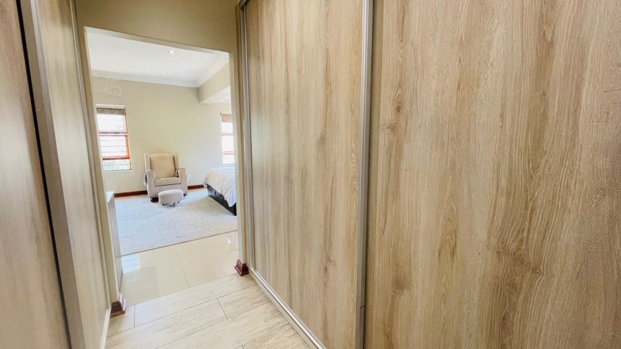 4 Bedroom Property for Sale in Kyalami Hills Gauteng