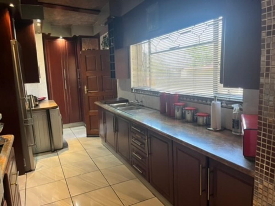 3 Bedroom Property for Sale in Brackenhurst Gauteng