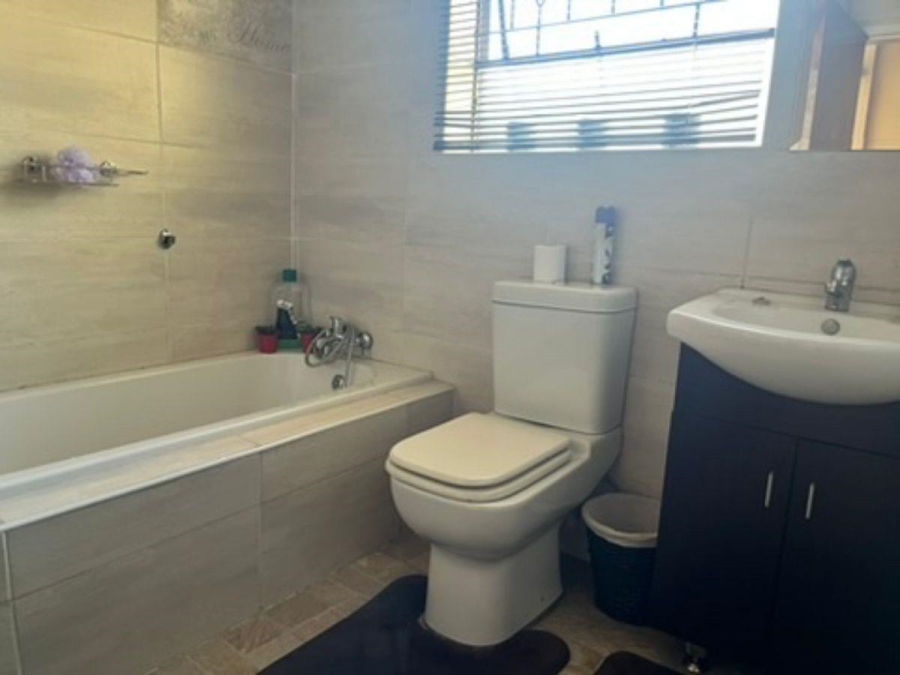 3 Bedroom Property for Sale in Brackenhurst Gauteng