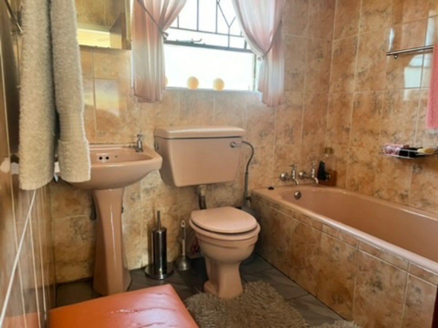 3 Bedroom Property for Sale in Brackenhurst Gauteng