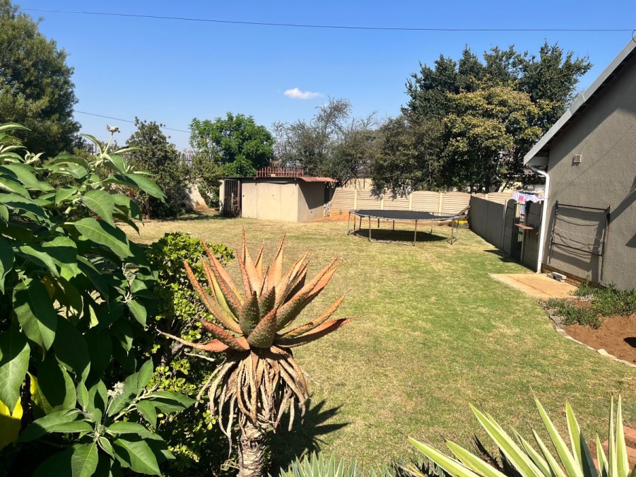3 Bedroom Property for Sale in Brackenhurst Gauteng