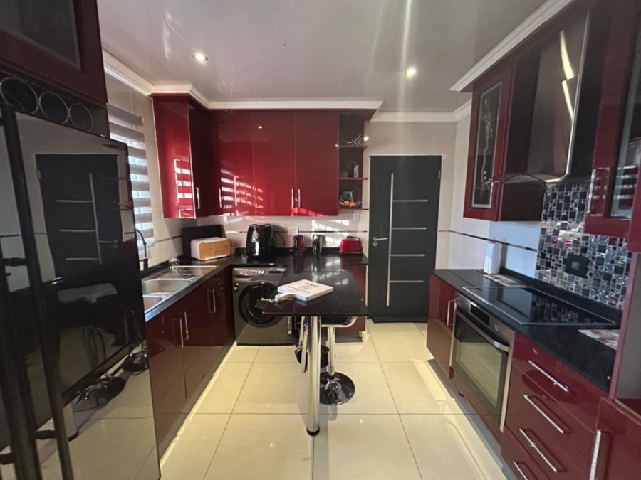 3 Bedroom Property for Sale in Dawn Park Gauteng