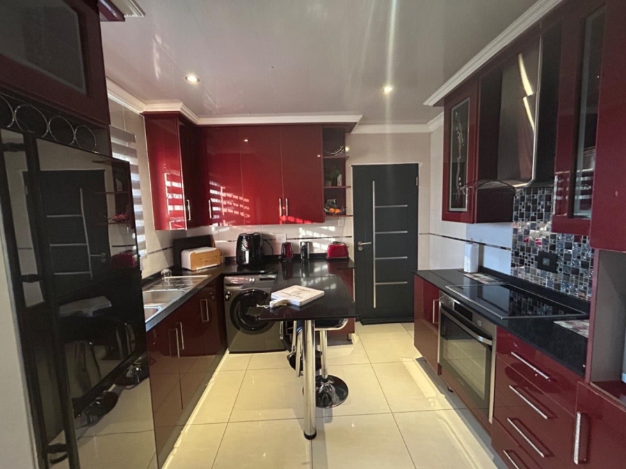 3 Bedroom Property for Sale in Dawn Park Gauteng