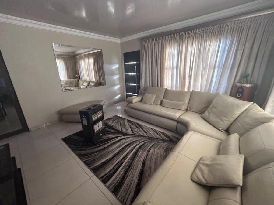 3 Bedroom Property for Sale in Dawn Park Gauteng