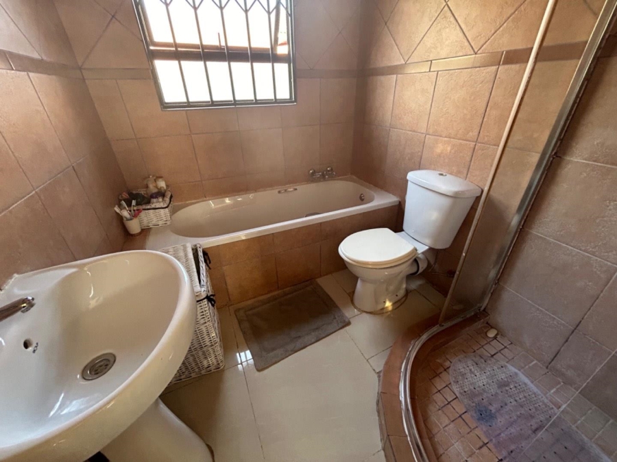 3 Bedroom Property for Sale in Dawn Park Gauteng