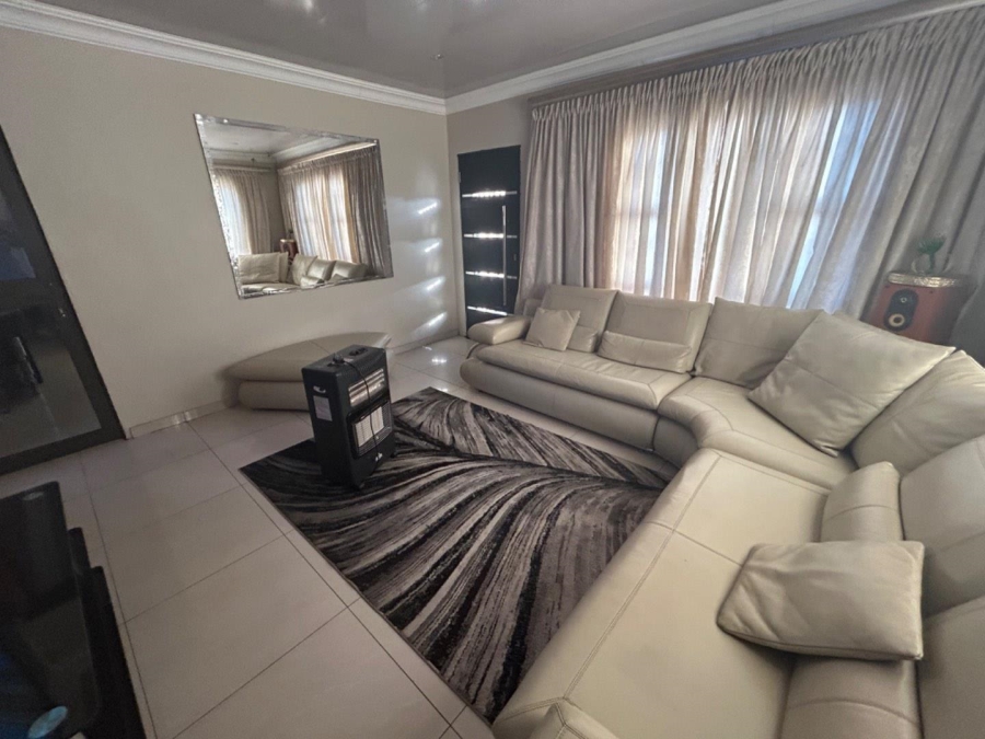 3 Bedroom Property for Sale in Dawn Park Gauteng
