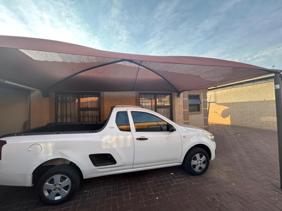 3 Bedroom Property for Sale in Dawn Park Gauteng