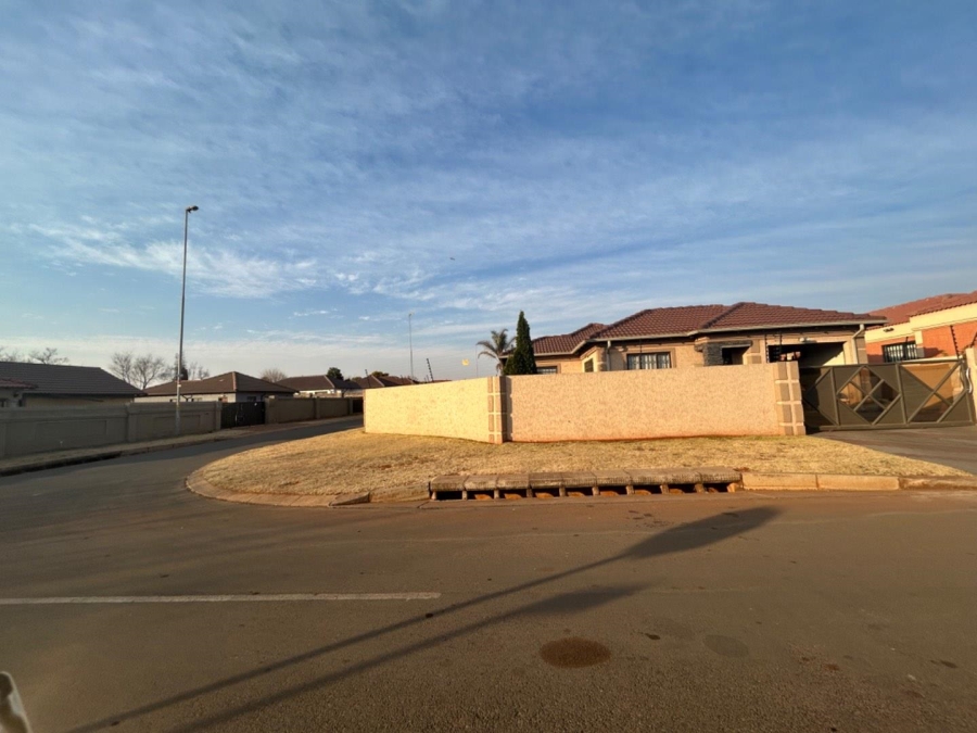3 Bedroom Property for Sale in Dawn Park Gauteng