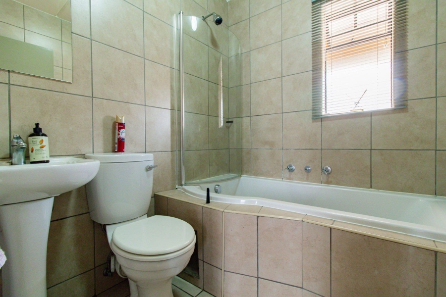 2 Bedroom Property for Sale in Alveda Park Gauteng