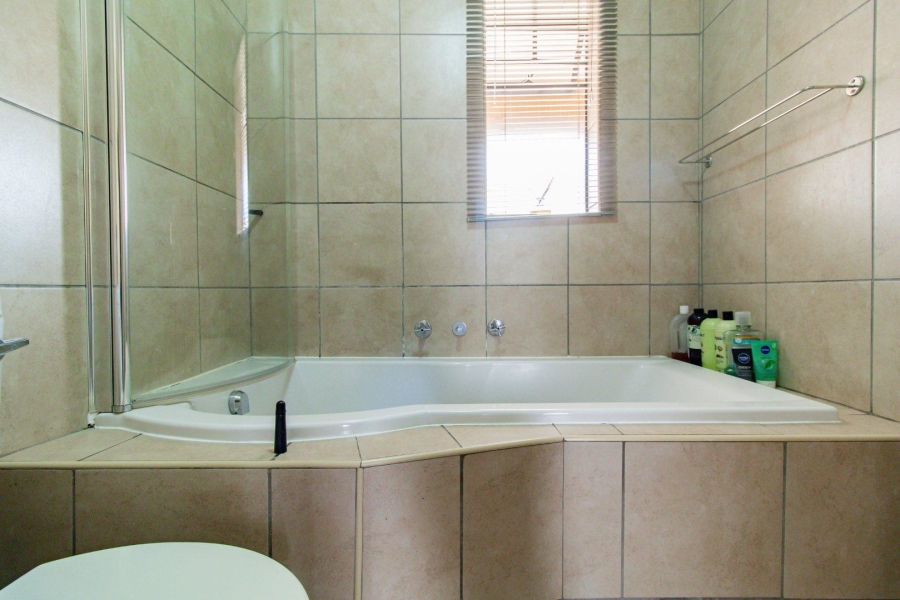 2 Bedroom Property for Sale in Alveda Park Gauteng