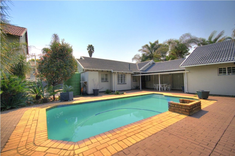4 Bedroom Property for Sale in Brackendowns Gauteng