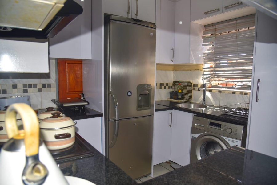 3 Bedroom Property for Sale in Clayville Gauteng