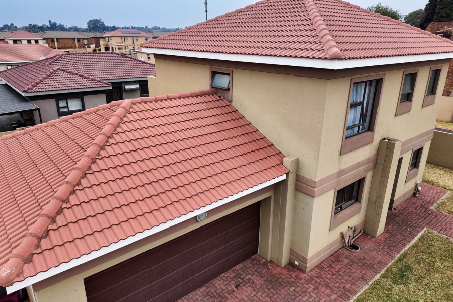 3 Bedroom Property for Sale in Sonneveld Gauteng
