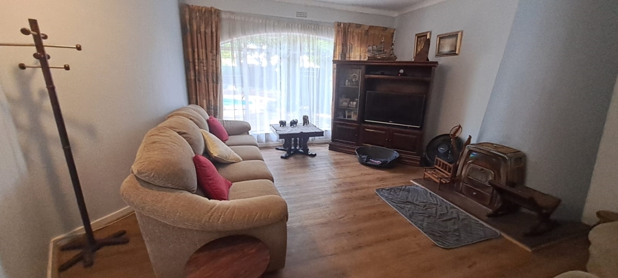 To Let 3 Bedroom Property for Rent in Brackendowns Gauteng