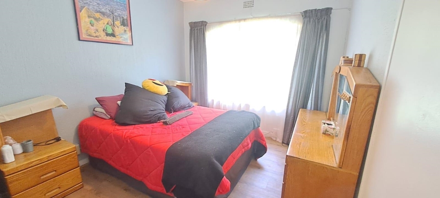 To Let 3 Bedroom Property for Rent in Brackendowns Gauteng