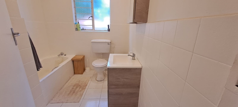 To Let 3 Bedroom Property for Rent in Brackendowns Gauteng
