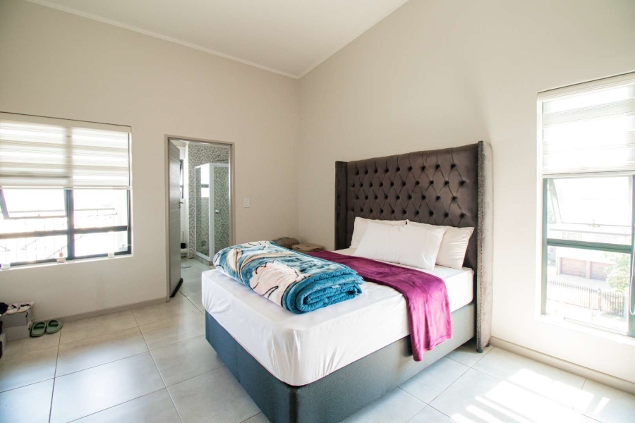 2 Bedroom Property for Sale in Glen Marais Gauteng