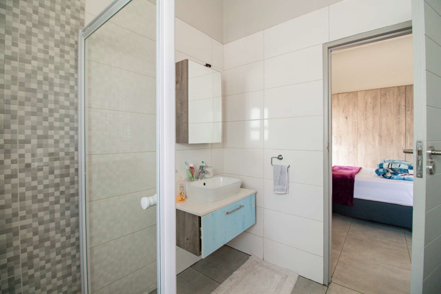 2 Bedroom Property for Sale in Glen Marais Gauteng