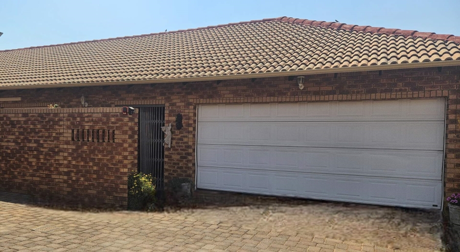 3 Bedroom Property for Sale in New Redruth Gauteng