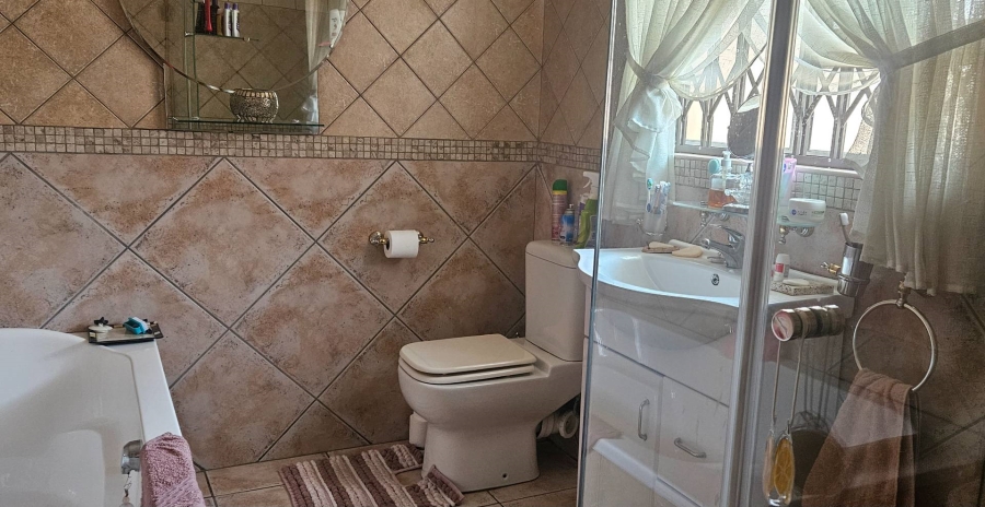 3 Bedroom Property for Sale in New Redruth Gauteng