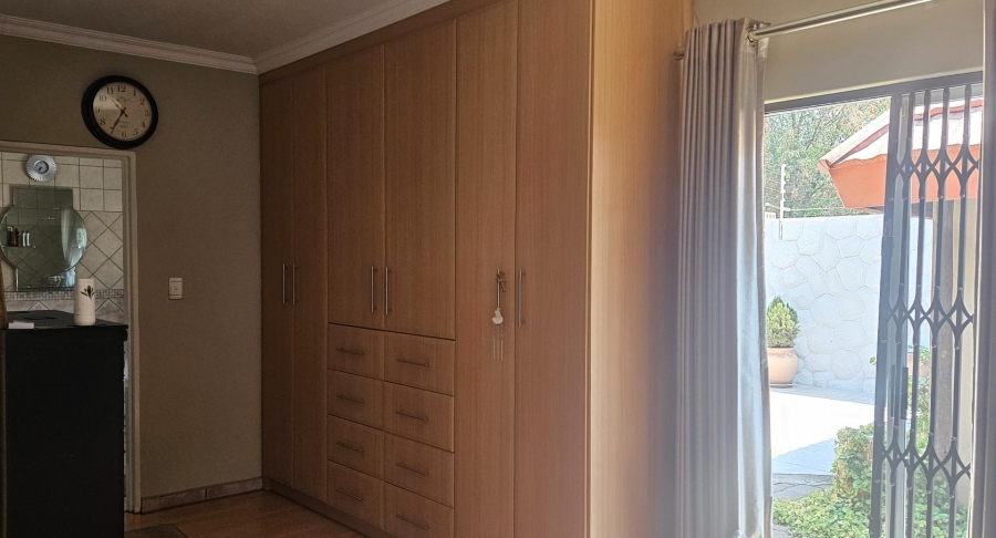 3 Bedroom Property for Sale in New Redruth Gauteng