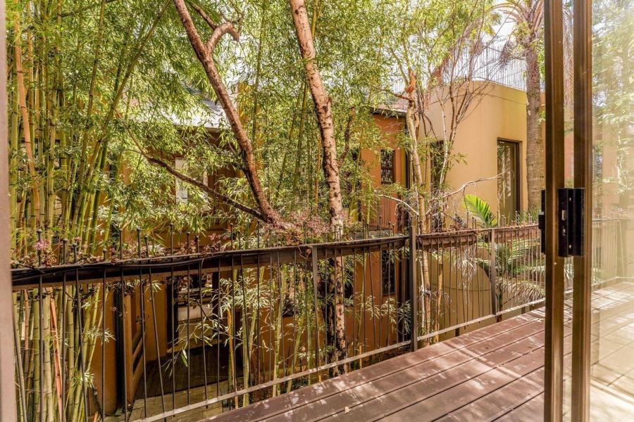 6 Bedroom Property for Sale in Atholl Gauteng