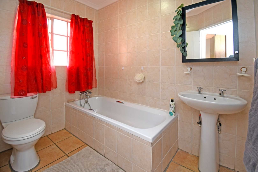 3 Bedroom Property for Sale in Amberfield Heights Gauteng