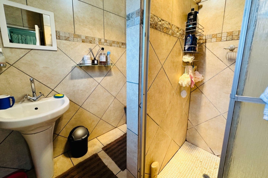 3 Bedroom Property for Sale in Verwoerdpark Gauteng