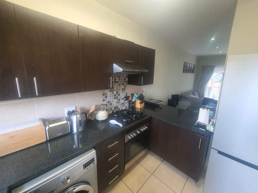 3 Bedroom Property for Sale in Mulbarton Gauteng