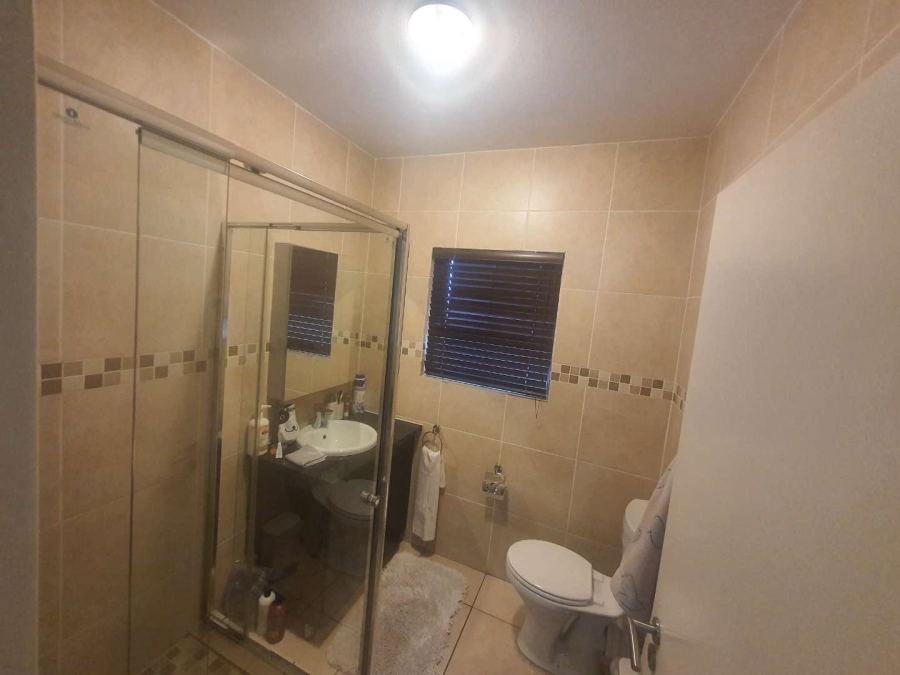 3 Bedroom Property for Sale in Mulbarton Gauteng