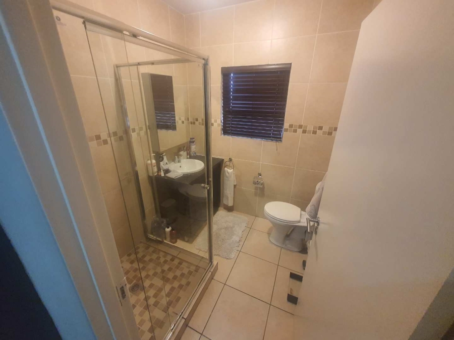 3 Bedroom Property for Sale in Mulbarton Gauteng