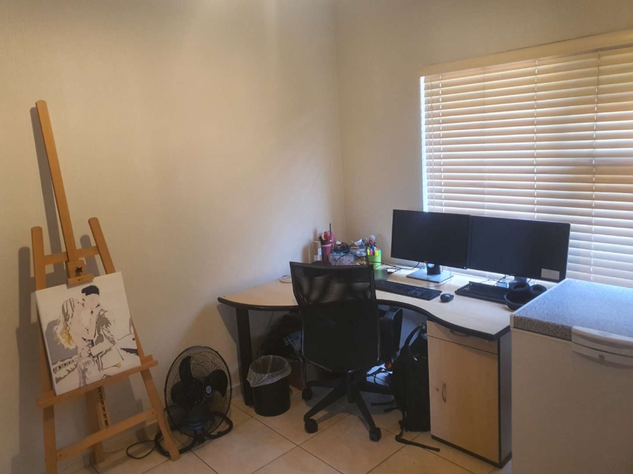 3 Bedroom Property for Sale in Mulbarton Gauteng