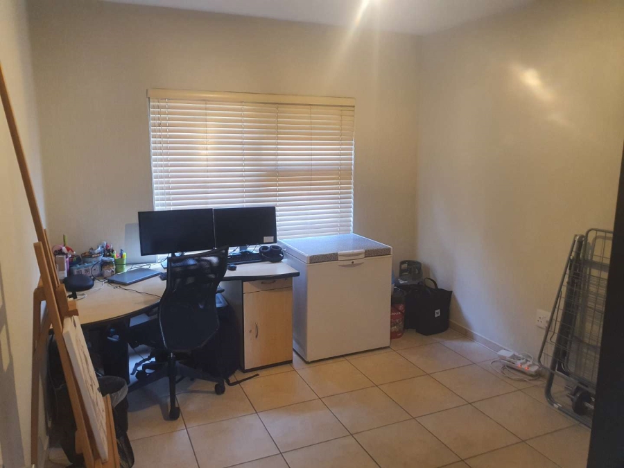 3 Bedroom Property for Sale in Mulbarton Gauteng