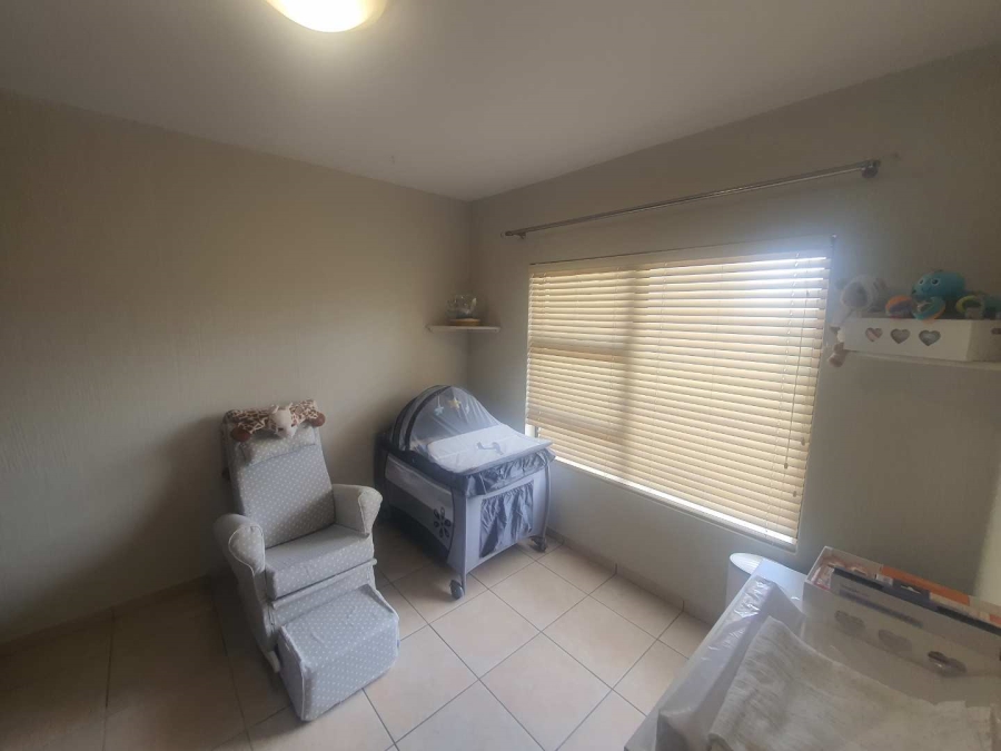3 Bedroom Property for Sale in Mulbarton Gauteng