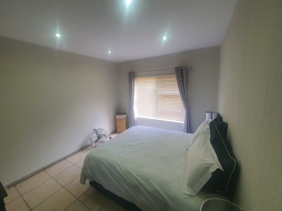 3 Bedroom Property for Sale in Mulbarton Gauteng