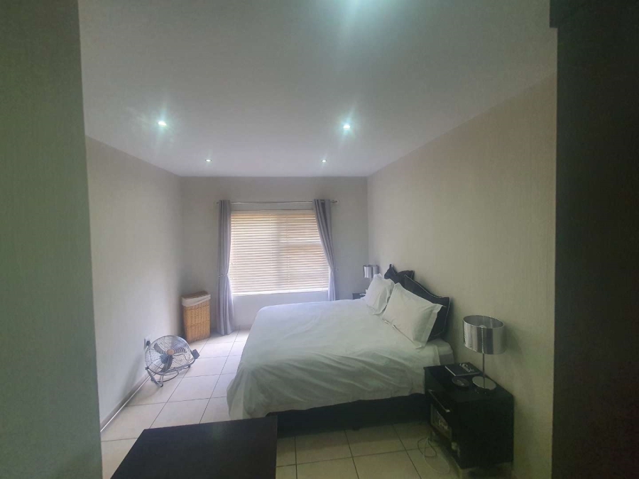 3 Bedroom Property for Sale in Mulbarton Gauteng